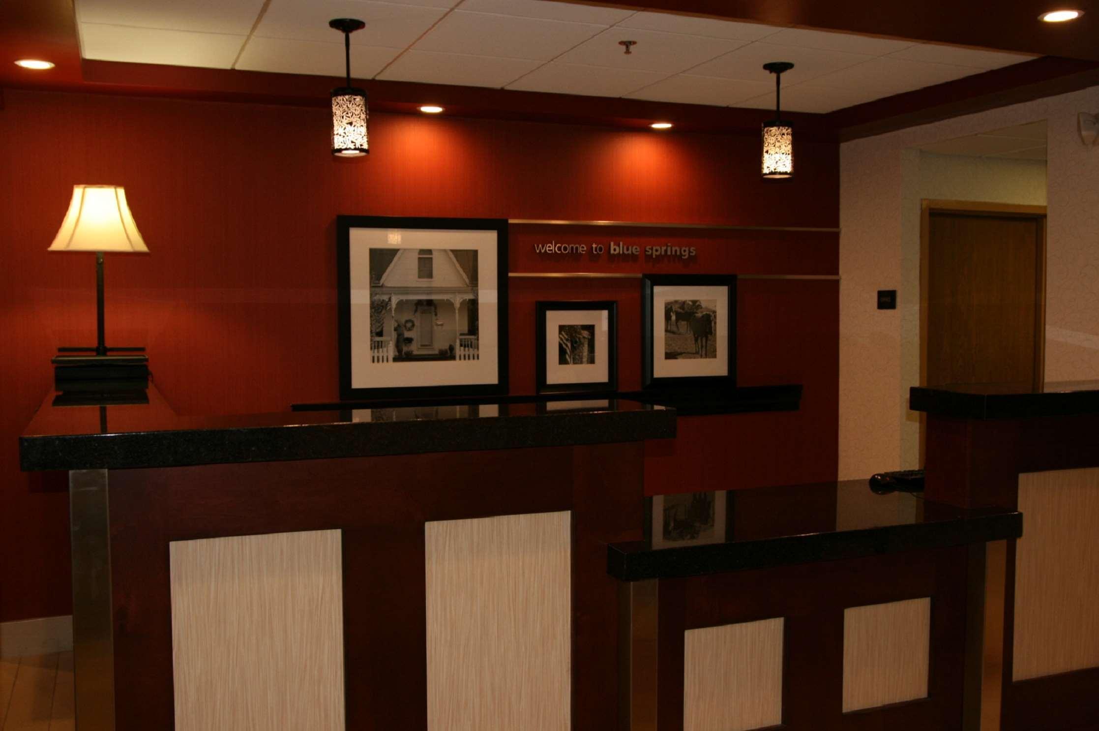 Hampton Inn Kansas City Блу Спрингс Екстериор снимка