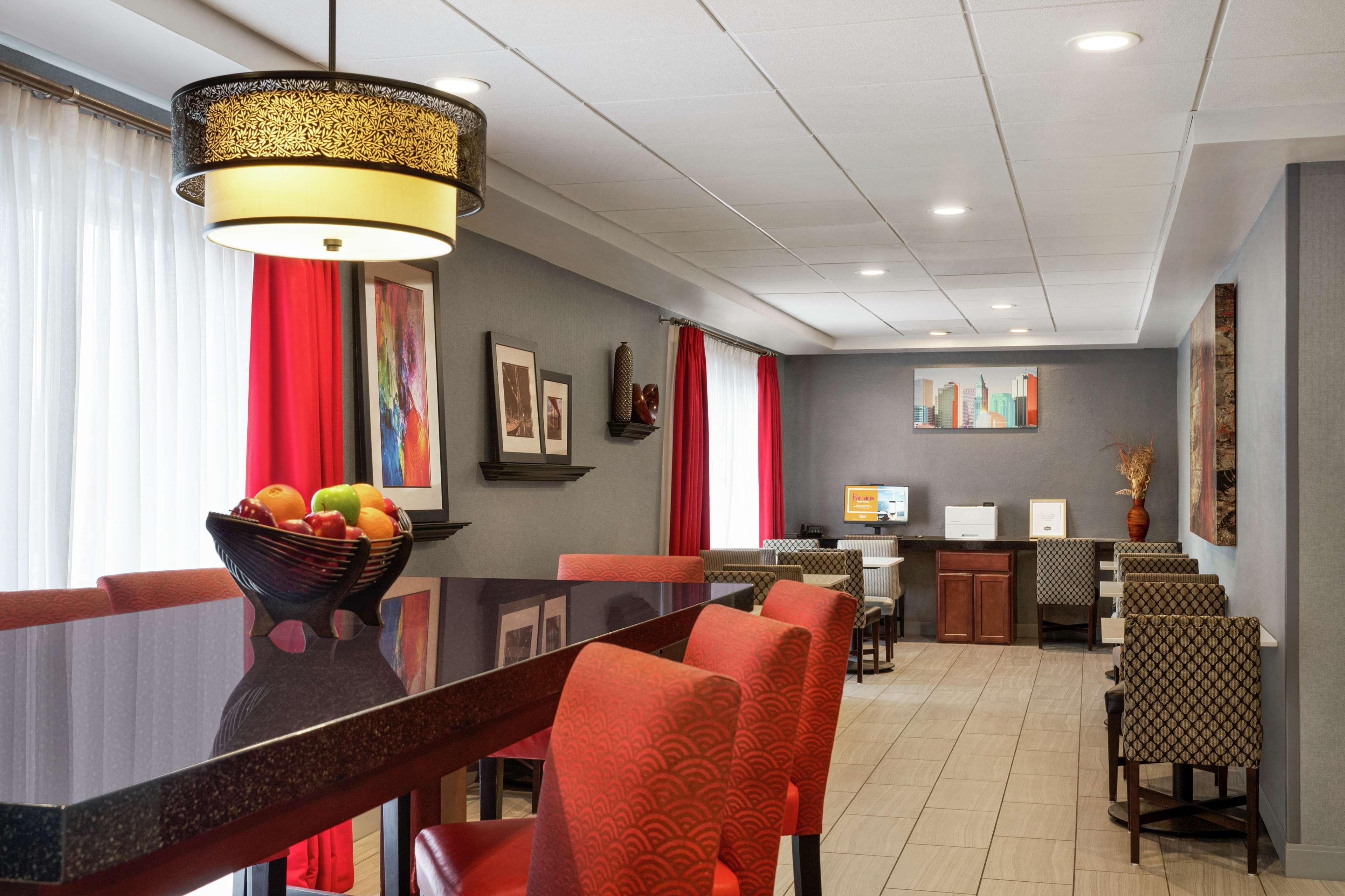 Hampton Inn Kansas City Блу Спрингс Екстериор снимка