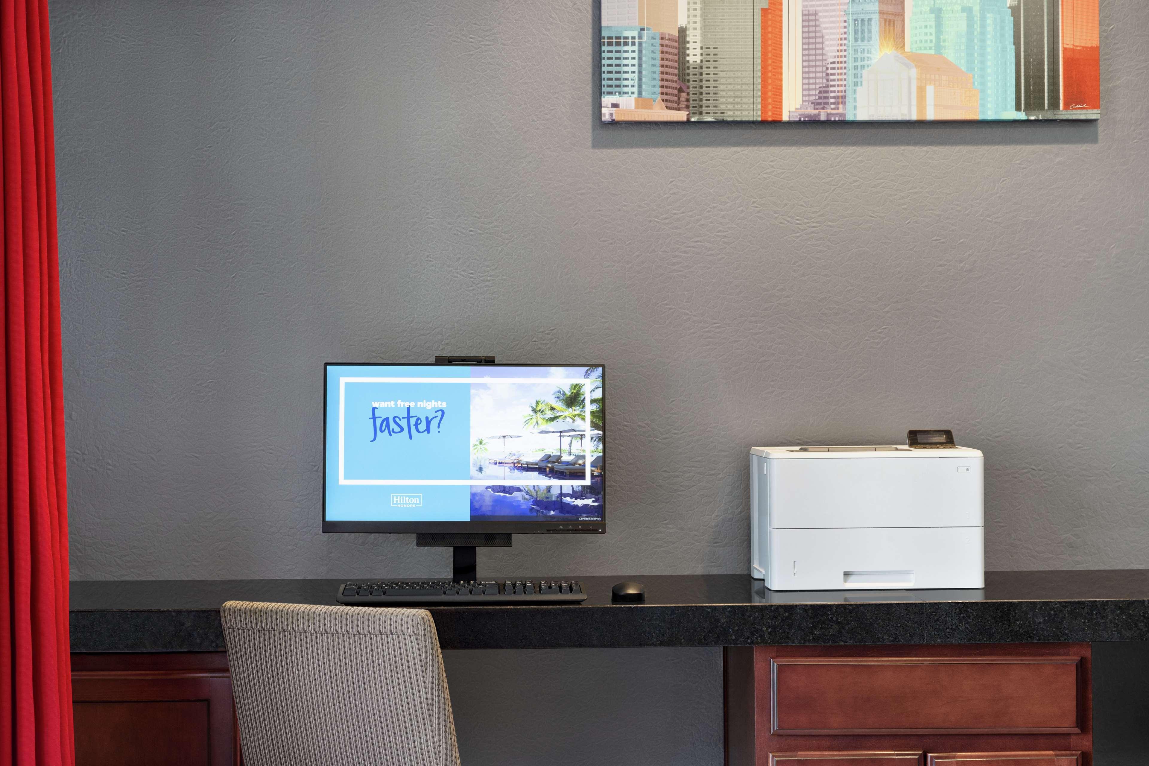 Hampton Inn Kansas City Блу Спрингс Екстериор снимка