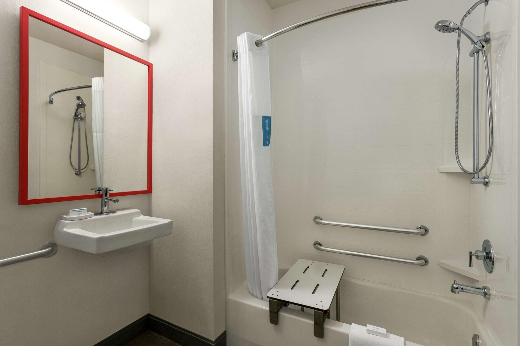 Hampton Inn Kansas City Блу Спрингс Екстериор снимка