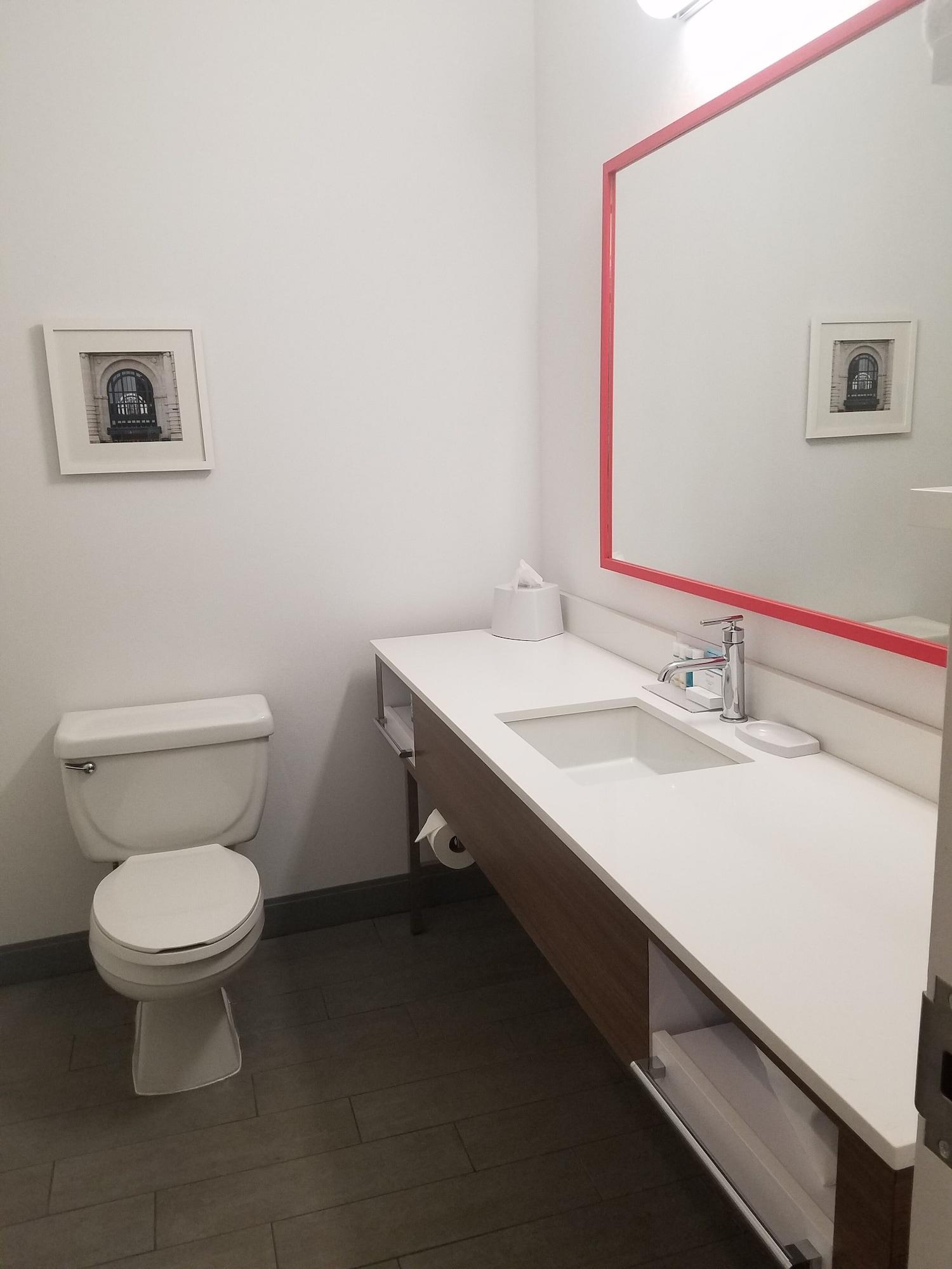 Hampton Inn Kansas City Блу Спрингс Екстериор снимка