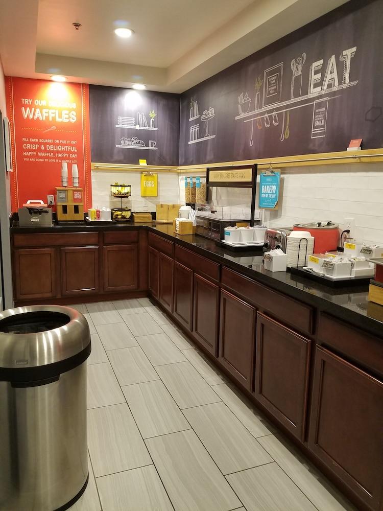 Hampton Inn Kansas City Блу Спрингс Екстериор снимка