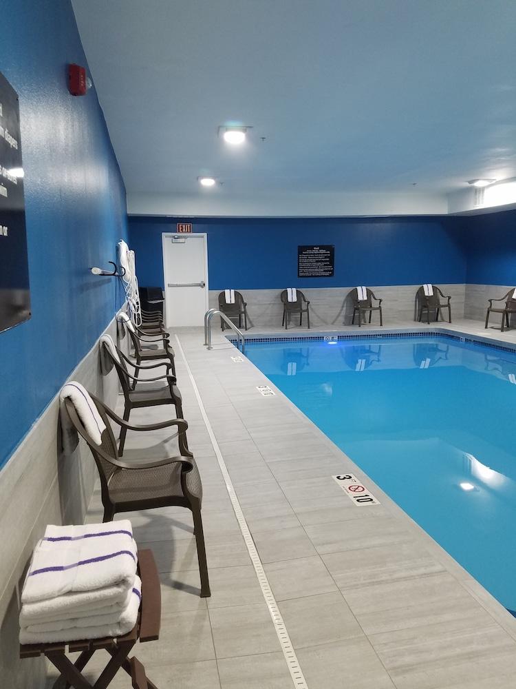 Hampton Inn Kansas City Блу Спрингс Екстериор снимка