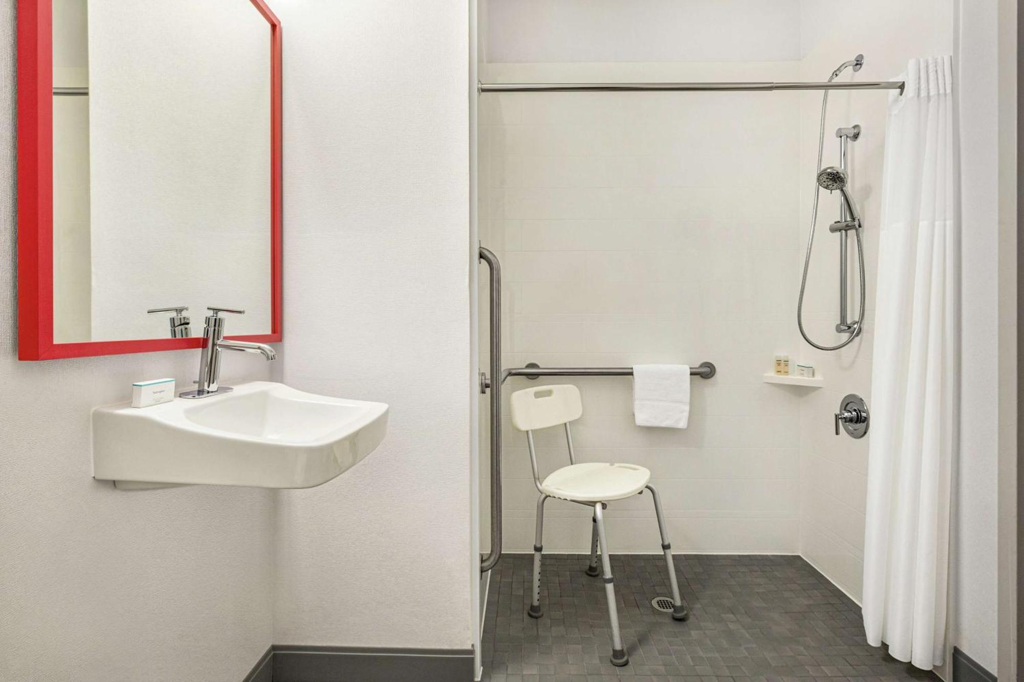 Hampton Inn Kansas City Блу Спрингс Екстериор снимка