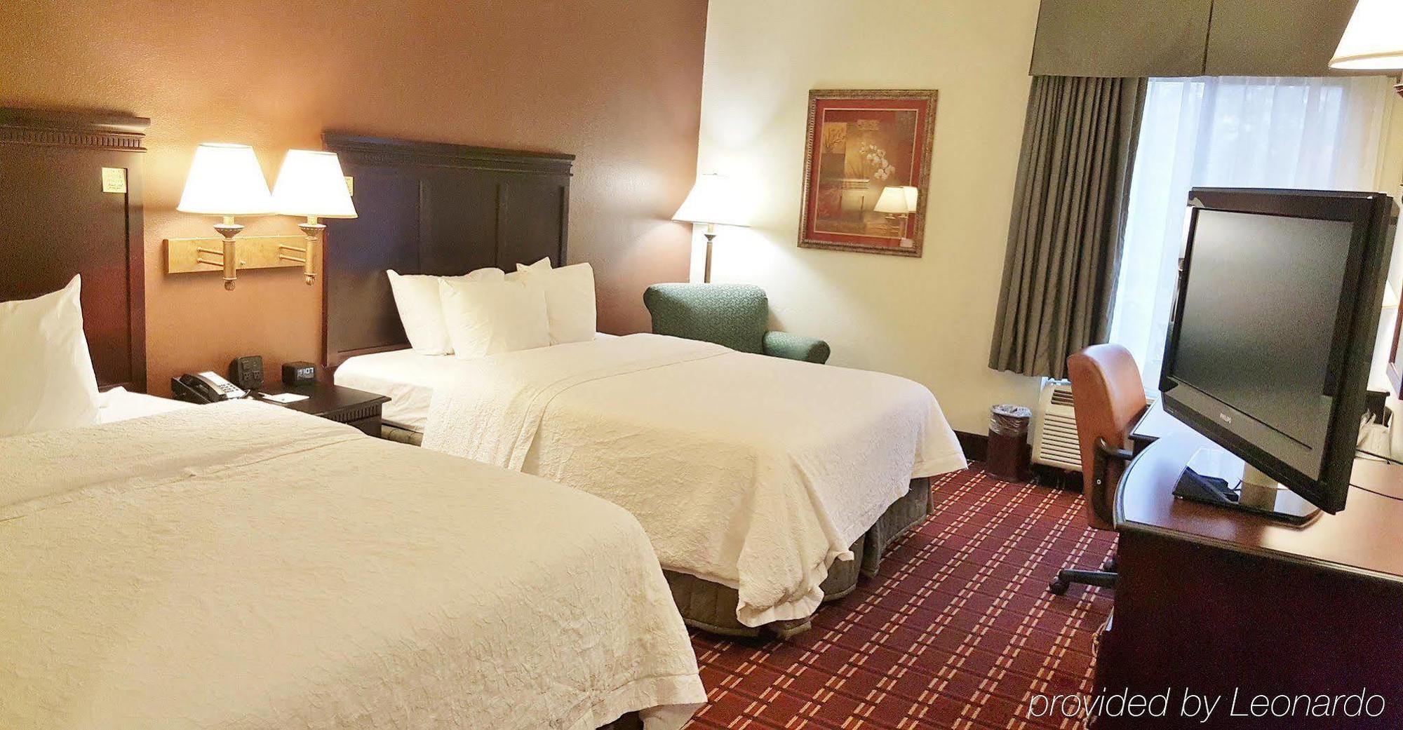 Hampton Inn Kansas City Блу Спрингс Екстериор снимка