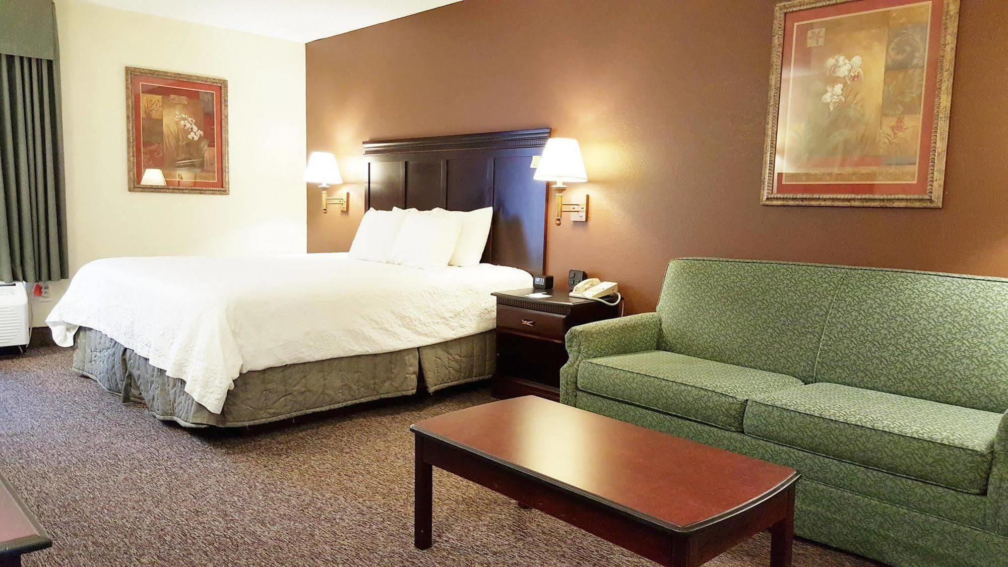 Hampton Inn Kansas City Блу Спрингс Екстериор снимка
